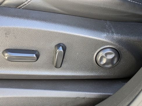 Used 2019 Buick Envision Essence image 20