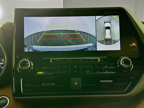 Used 2021 Toyota Highlander Platinum image 23