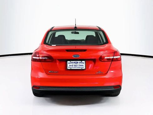 Used 2016 Ford Focus SE FWD image 5