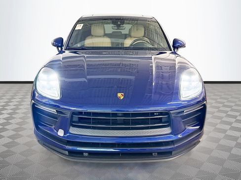 Used 2022 Porsche Macan AWD/4WD image 2