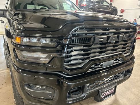 Used 2025 RAM 2500 Big Horn AWD/4WD image 2