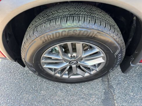 Certified 2025 Nissan Rogue S FWD image 10