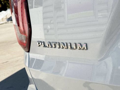 Used 2016 Ford Explorer Platinum image 19