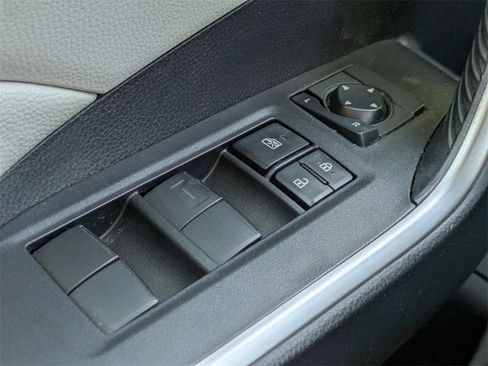 Used 2021 Toyota RAV4 XLE w/ Convenience Package image 26