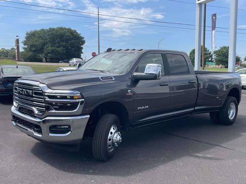 Used 2026 RAM 3500 Laramie w/ Max Tow Package AWD/4WD image 7