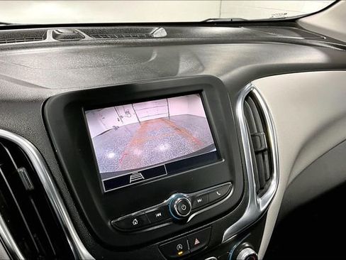 Used 2022 Chevrolet Equinox LS image 14