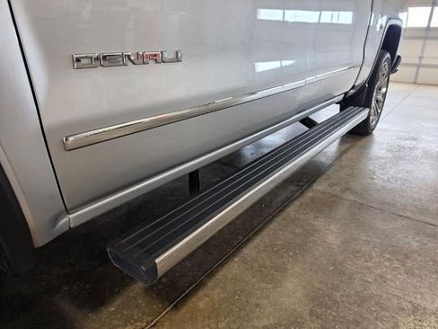 Used 2018 GMC Sierra 1500 Denali w/ Denali Ultimate Package AWD/4WD image 12