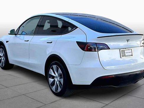 Used 2021 Tesla Model Y Long Range image 10