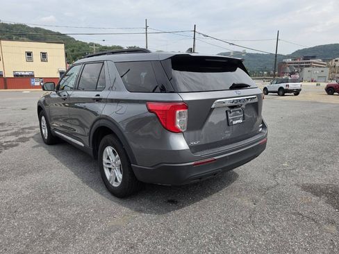 Used 2023 Ford Explorer XLT AWD/4WD image 14