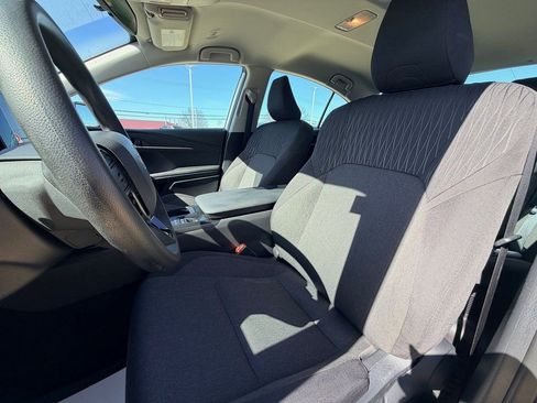 Used 2025 Toyota Camry LE image 8