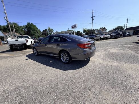 Used 2022 Honda Accord LX image 23