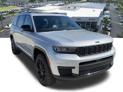 Certified 2025 Jeep Grand Cherokee L Altitude image 2