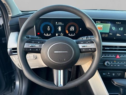 Certified 2025 Hyundai Tucson SE image 22