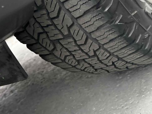 Used 2020 Hyundai Santa Fe SE image 23