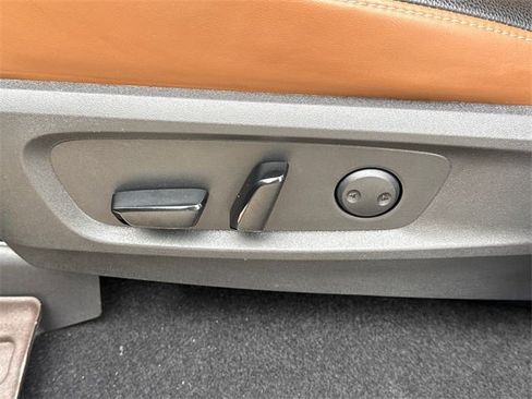 Certified 2022 Nissan Pathfinder Platinum w/ Lighting Package (N93) image 24