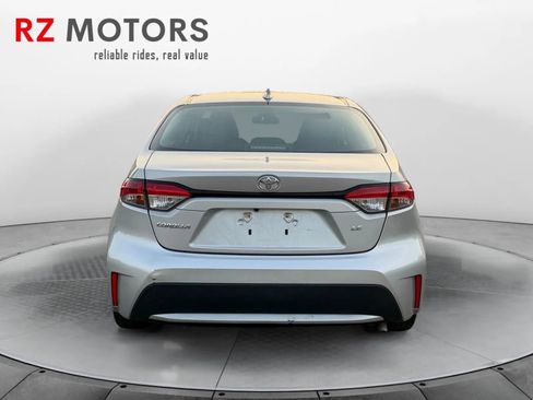 Used 2021 Toyota Corolla LE image 4