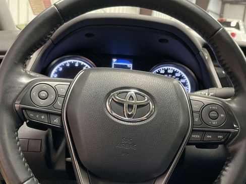 Used 2022 Toyota Camry SE w/ Convenience Package FWD image 16