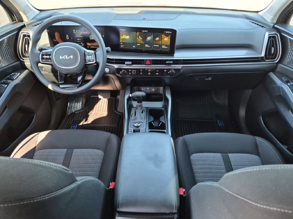 Used 2025 Kia Sorento LX FWD image 18