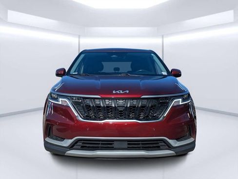 Used 2022 Kia Carnival EX image 9