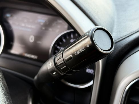 Used 2019 Ford F250 Lariat w/ Chrome Package image 21