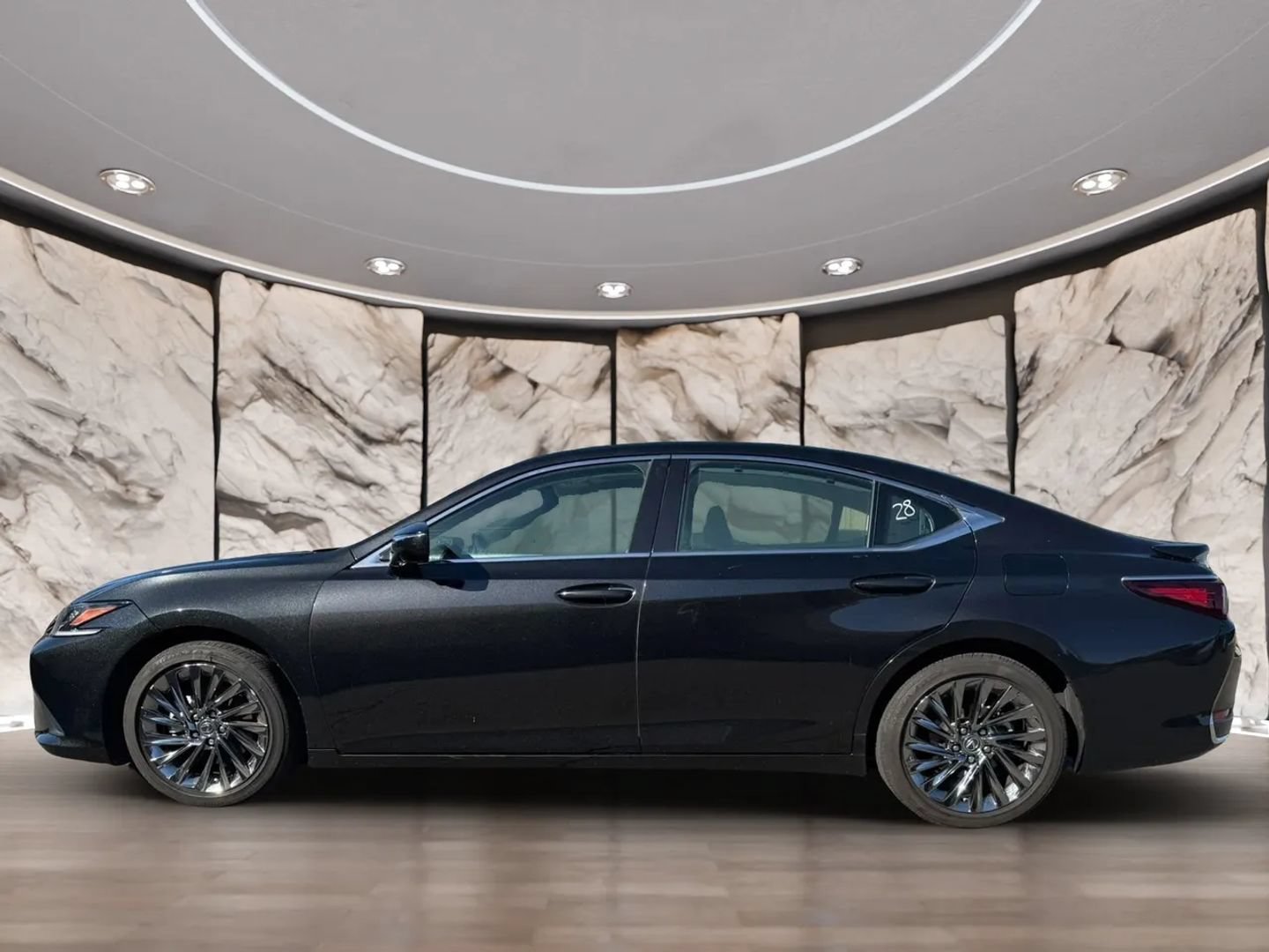 Used 2024 Lexus ES 300h Ultra Luxury w/ Accessory Package (Z2) FWD image 5