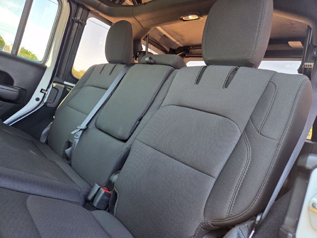 Used 2023 Jeep Wrangler Unlimited AWD/4WD image 22