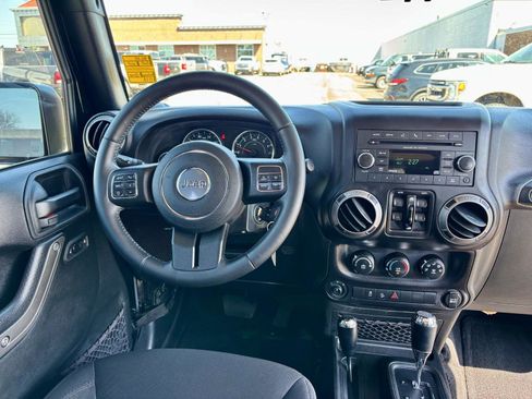 Used 2017 Jeep Wrangler Unlimited Sport w/ Quick Order Package 24S AWD/4WD image 3