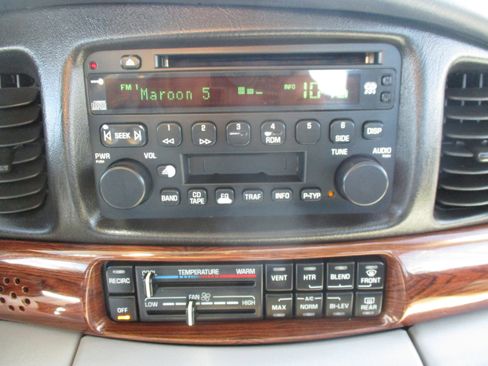Used 2005 Buick Le Sabre Custom w/ Wheel And Sound Package FWD image 16