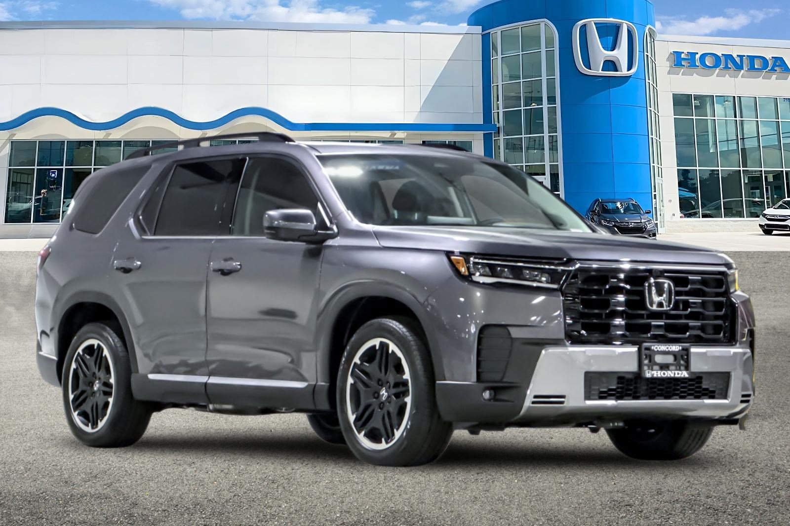New 2026 Honda Pilot Touring image 6