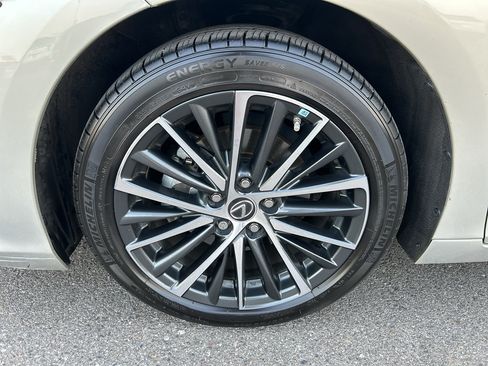 Used 2023 Lexus ES 250 w/ Premium Package AWD/4WD image 9