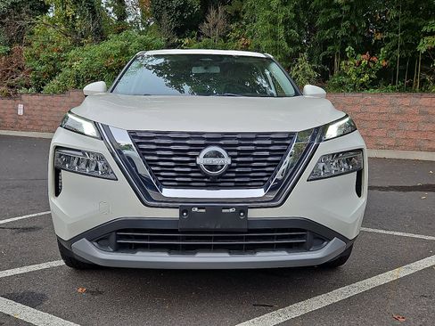 Certified 2023 Nissan Rogue SV image 2