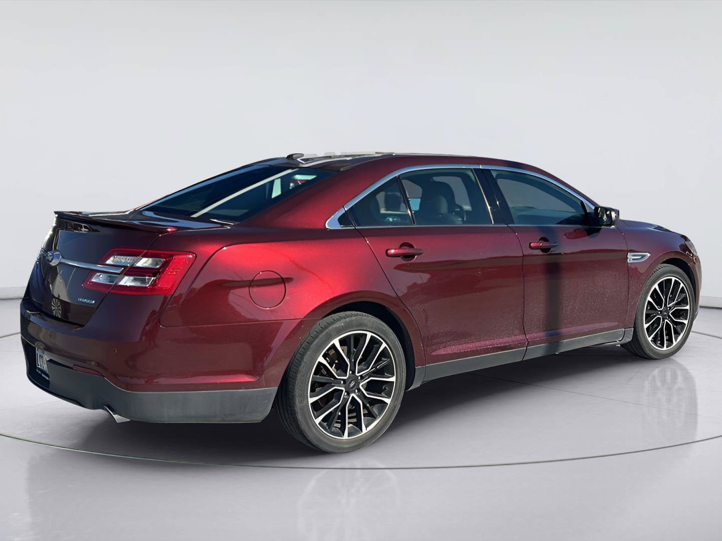 Used 2018 Ford Taurus SEL w/ Equipment Group 201A FWD image 3