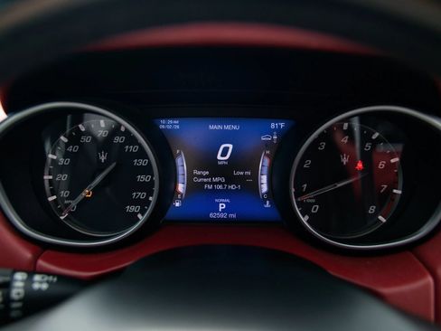 Used 2020 Maserati Levante S AWD/4WD image 36
