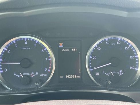 Used 2018 Toyota Highlander Plus AWD/4WD image 36