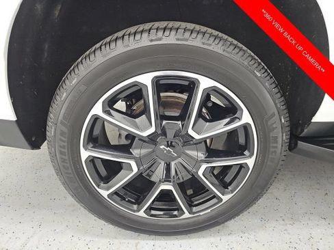 Used 2023 Chevrolet Suburban RST w/ Luxury Package AWD/4WD image 7