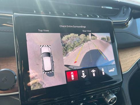 Used 2022 Jeep Grand Cherokee Summit image 12