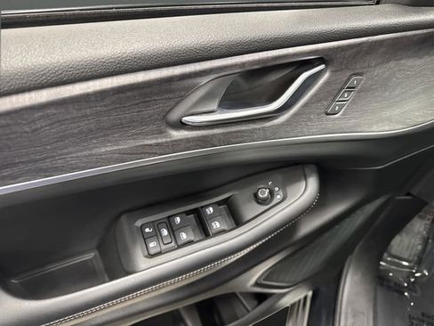 Used 2024 Jeep Grand Cherokee Limited w/ MOPAR Finishing Package image 30