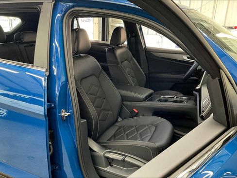 New 2025 Volkswagen Atlas Cross Sport SE image 29