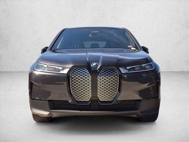 Used 2024 BMW iX xDrive50 w/ Convenience Package AWD/4WD image 2