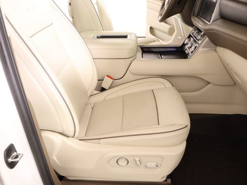 Used 2024 GMC Yukon Denali AWD/4WD image 14