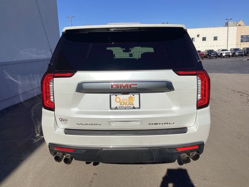 Used 2021 GMC Yukon XL Denali w/ Denali Premium Package image 6