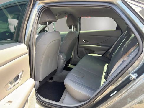 Used 2024 Hyundai Elantra SEL FWD image 13
