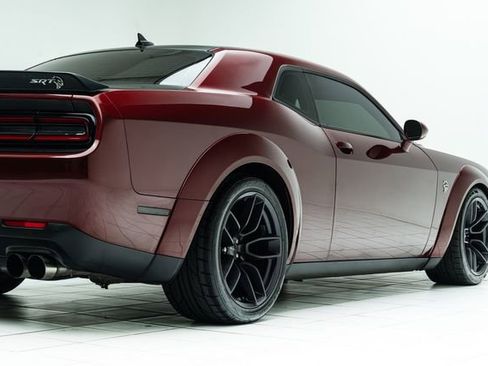 Used 2018 Dodge Challenger SRT Hellcat RWD image 13