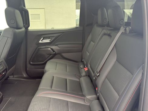 Used 2025 Chevrolet Silverado EV RST AWD/4WD image 27