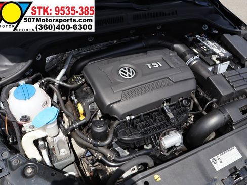 Used 2017 Volkswagen Jetta SEL FWD image 23