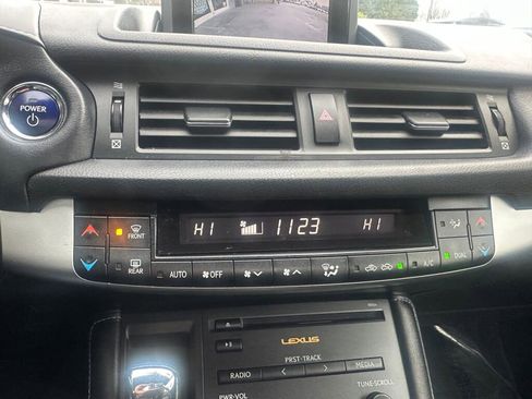 Used 2013 Lexus CT 200h image 25
