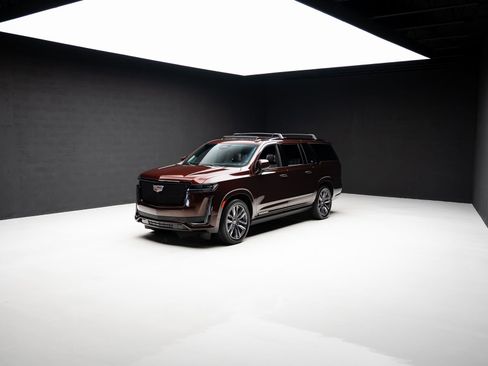 Used 2023 Cadillac Escalade ESV Sport Platinum w/ Heavy-Duty Trailer Package image 86