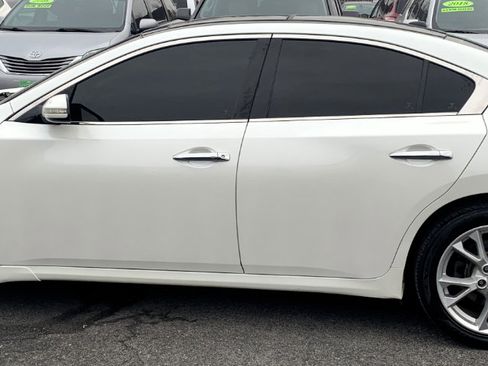 Used 2014 Nissan Maxima 3.5 SV w/ Premium Package image 2