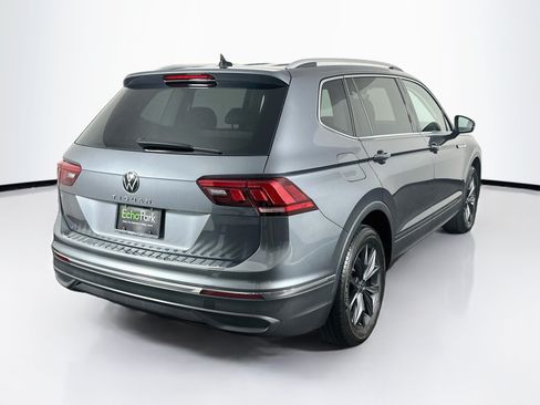Used 2024 Volkswagen Tiguan SE AWD/4WD image 9