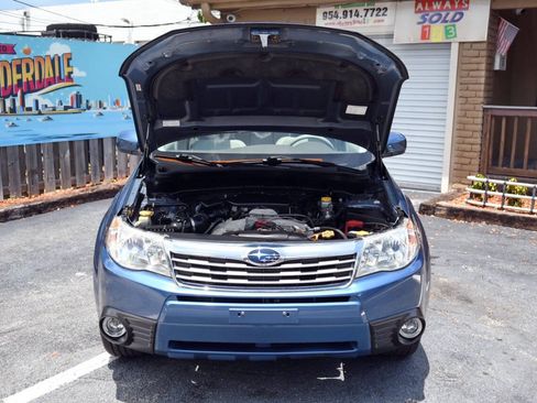 Used 2010 Subaru Forester 2.5X Limited AWD/4WD image 23